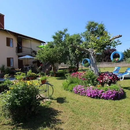 Διαμέρισμα Fero With Beautiful Garden *