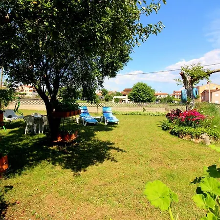 Fero With Beautiful Garden * Πόρετς
