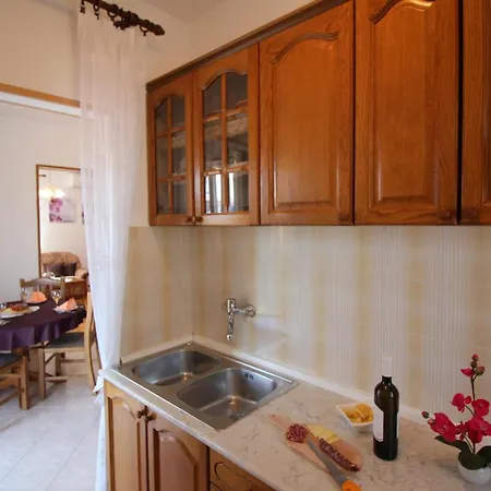 Fero With Beautiful Garden Apartment