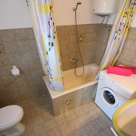 Apartment Fero With Beautiful Garden Porec
