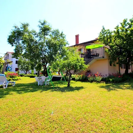 Fero With Beautiful Garden Apartament