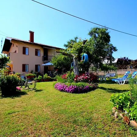 Fero With Beautiful Garden Apartament