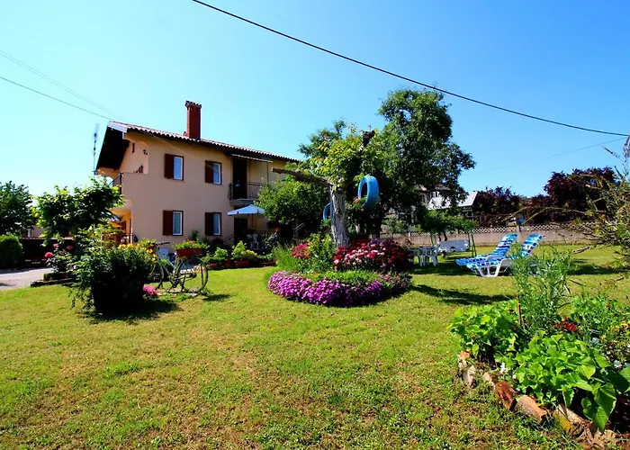 Fero With Beautiful Garden Apartamento