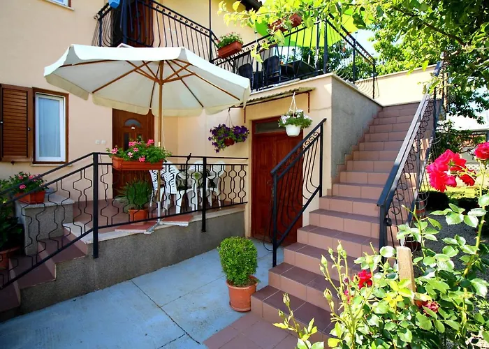 Apartament Fero With Beautiful Garden Poreč