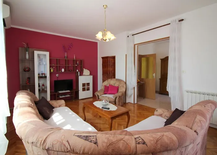 Fero With Beautiful Garden Apartament Poreč